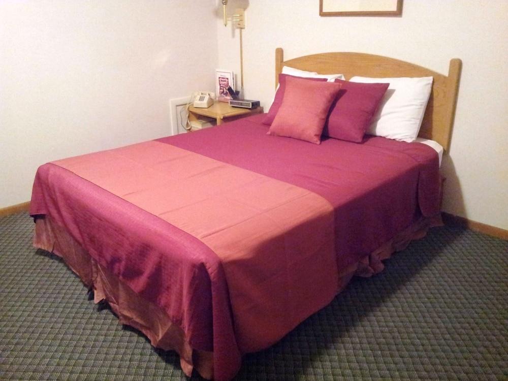 Red Carpet Motel photo 6