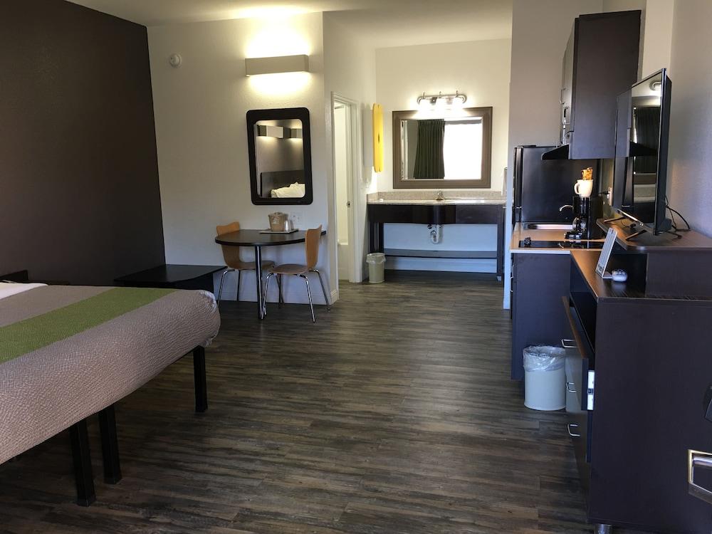 Studio Suites Extended Stay Chattanooga TN photo 15