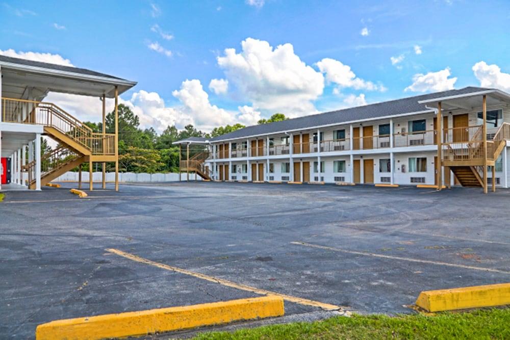 Economy Inn By OYO Ashburn photo 33