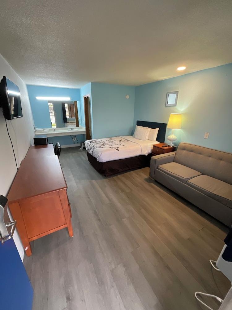 Oak Tree Inn photo 7