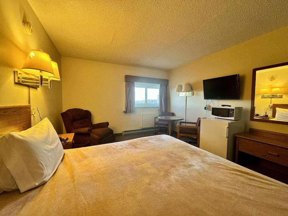 Dakota Inn Minot photo 17