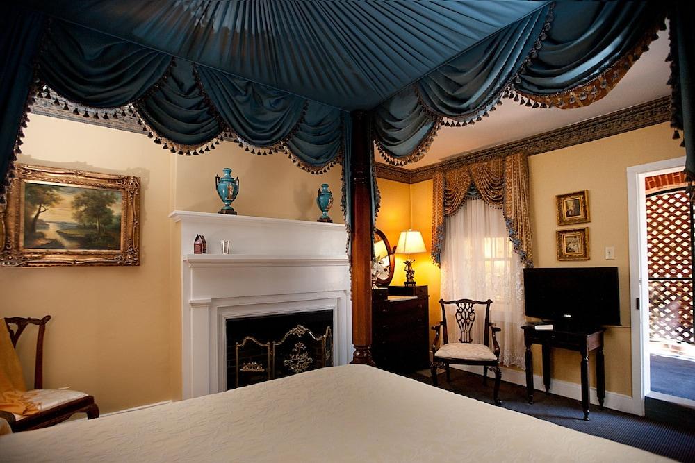 Monmouth Historic Inns and Gardens photo 58
