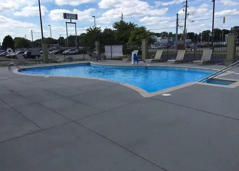 Country Inn & Suites by Radisson Indianapolis East photo 17