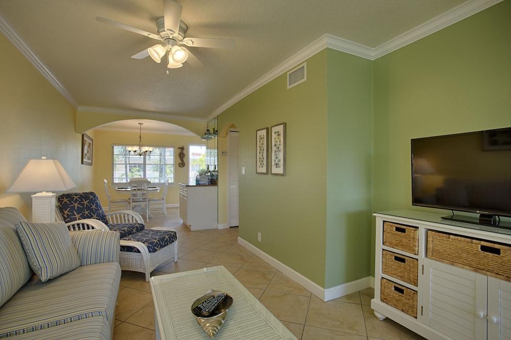 Barefoot Beach Resort photo 38