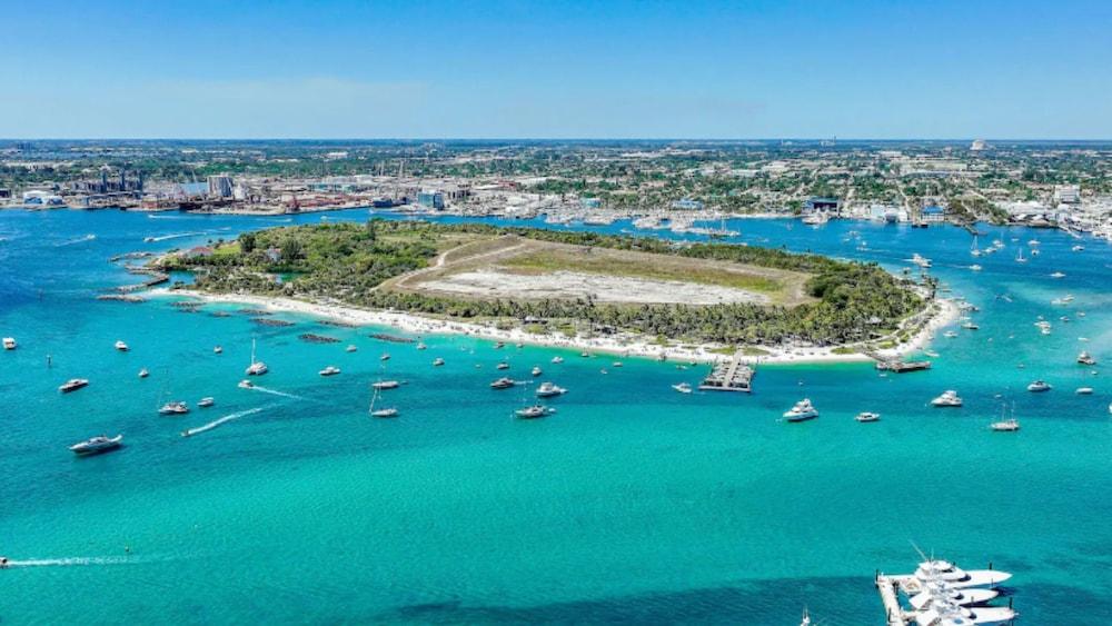 Isla Palma Singer Island photo 36