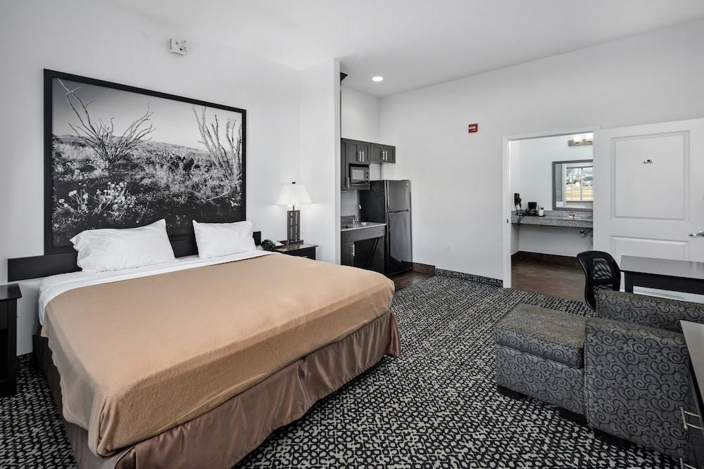Super 8 by Wyndham Carthage TX photo 12