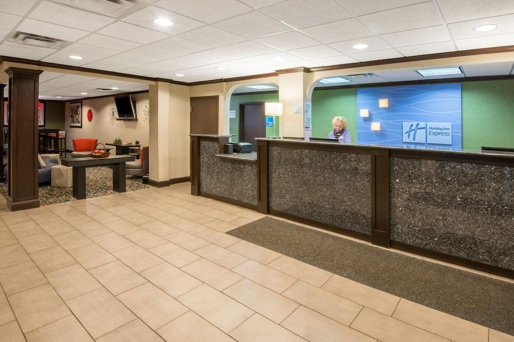 Holiday Inn Express Cleveland Airport - Brookpark by IHG photo 43