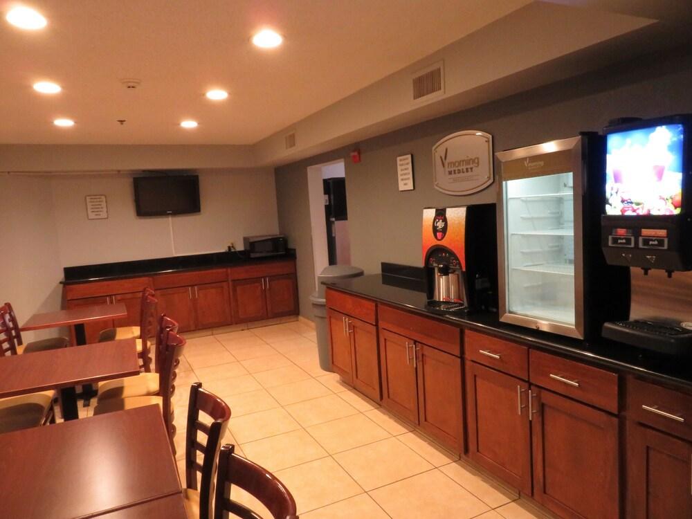 Rodeway Inn Austell Six Flags photo 3