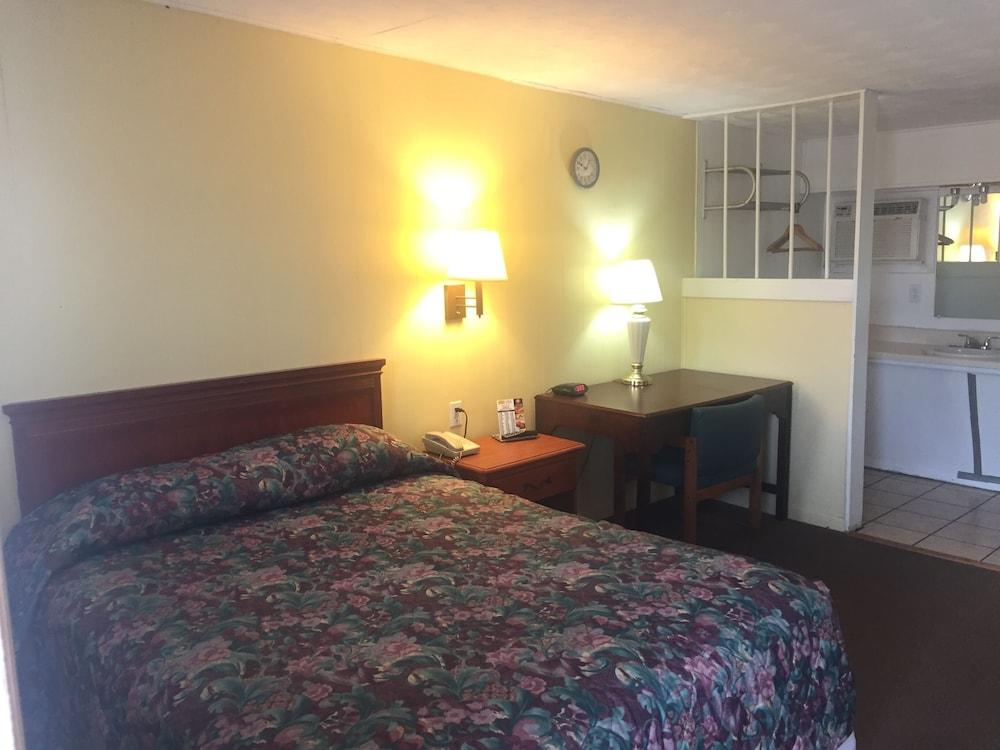 Rivers Inn Fort Madison photo 28