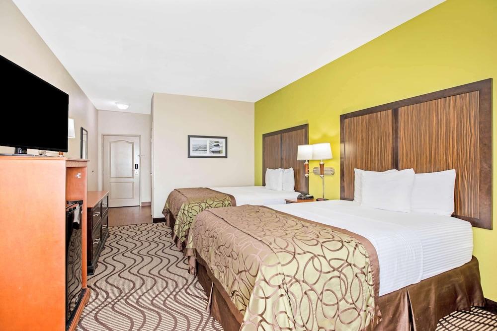 La Quinta Inn & Suites by Wyndham Corpus Christi Airport photo 8