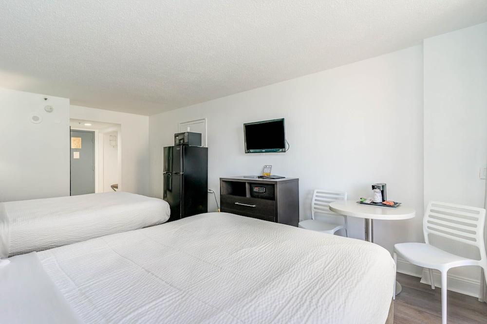 Sun N Sand Resort photo 4