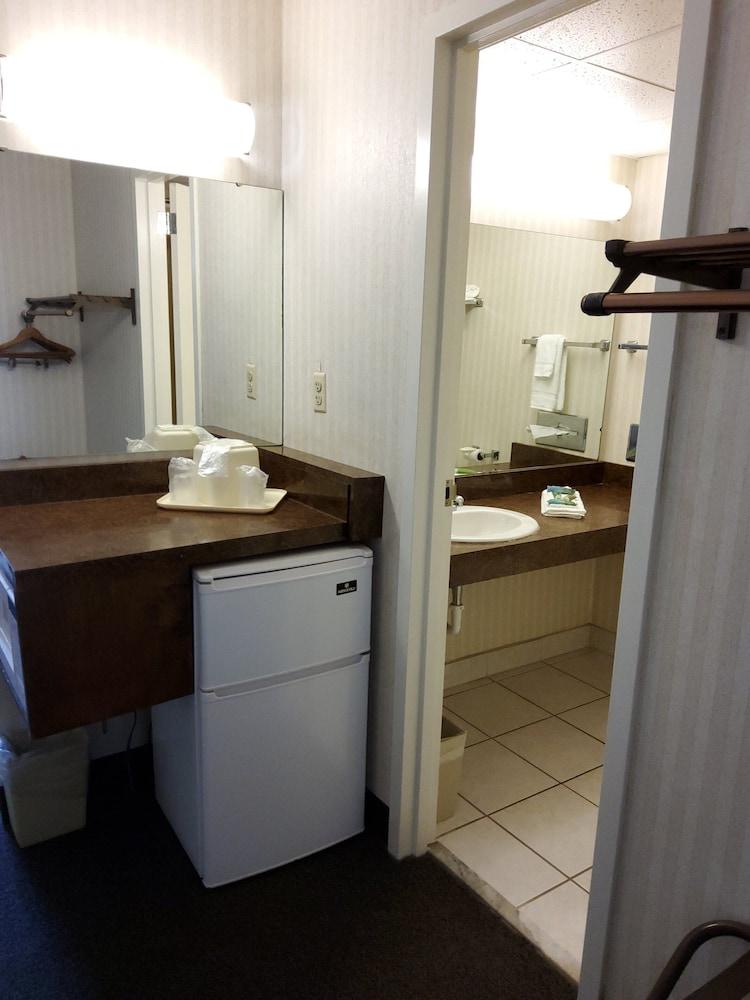 Klopfenstein Inn and Suites photo 18