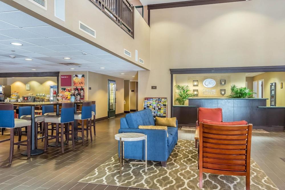 Comfort Suites Near Casinos Norwich-Uncasville CT photo 2