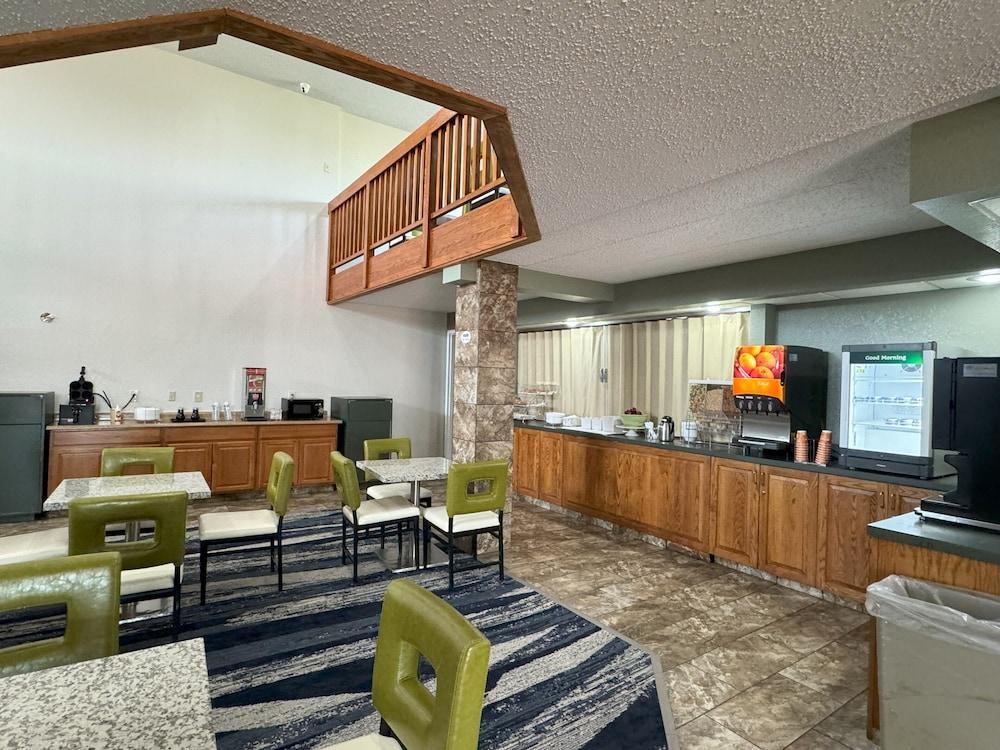 Quality Inn Mason Near Kings Island photo 30