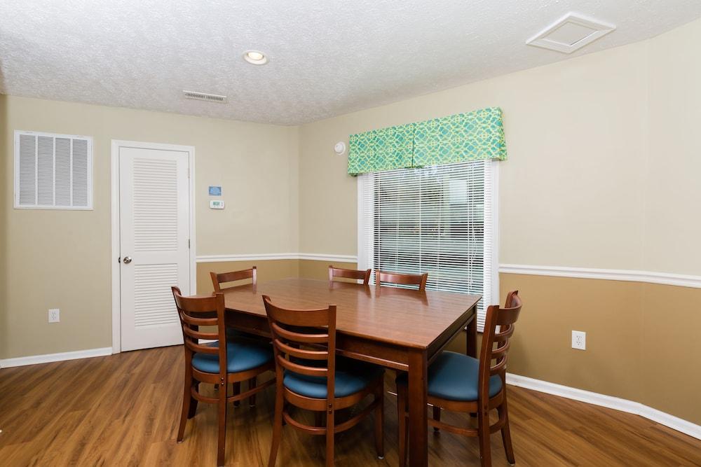 Country Club Villas photo 18