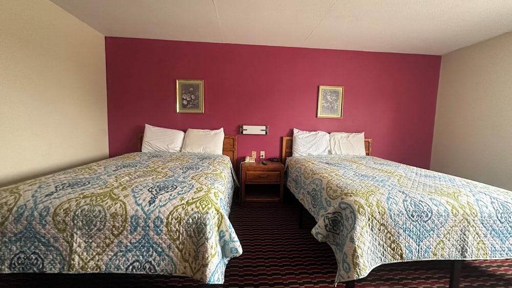 Chesaning Inn & Suites photo 31