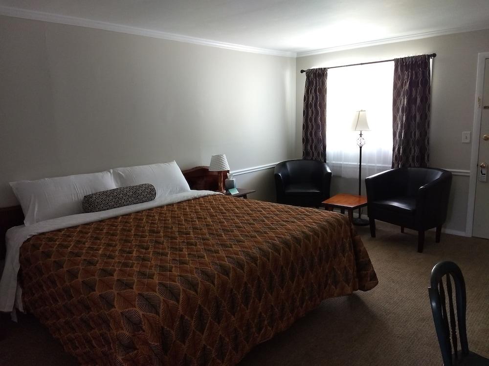 The Lodge at West River photo 43