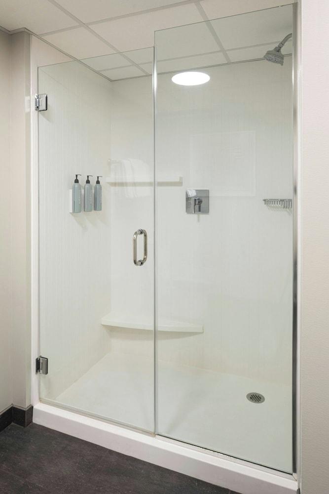 Courtyard by Marriott La Crosse photo 10