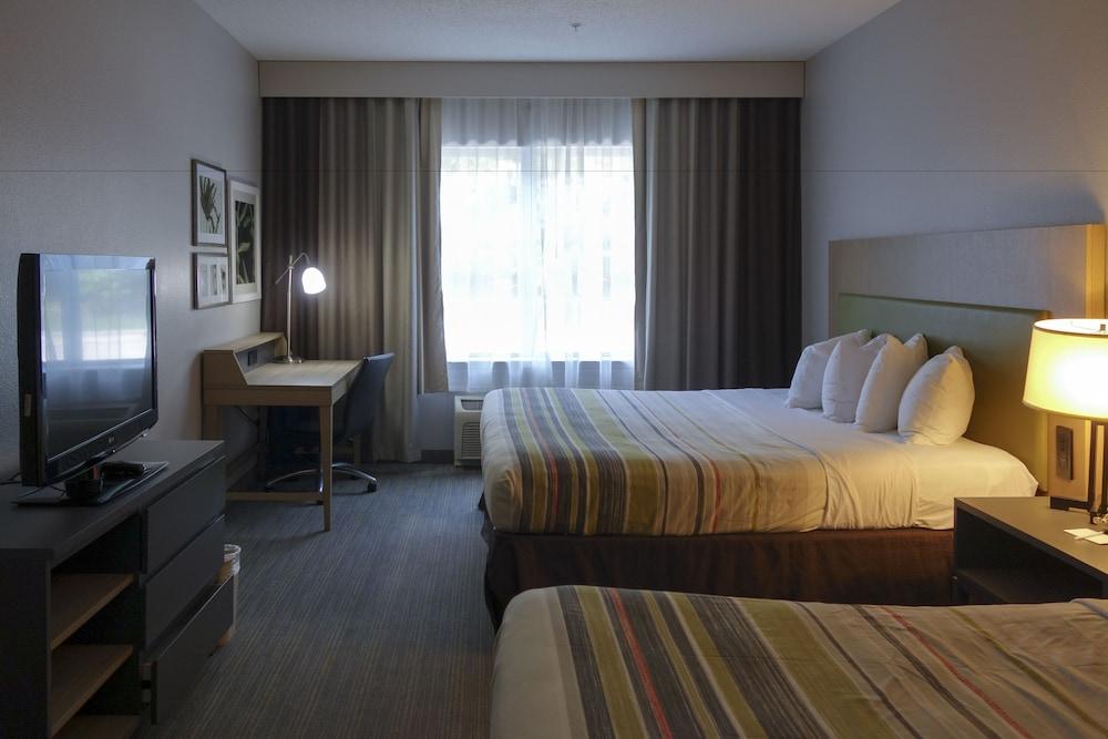 Country Inn & Suites by Radisson, Washington, D.C. East - Capitol Heights, MD photo 13