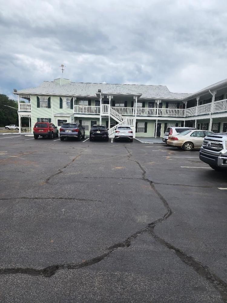 Key West Inn - Clanton photo 2