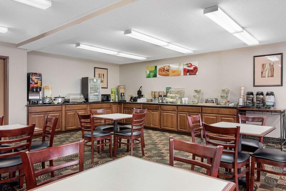 Quality Inn & Suites Lebanon I-65 photo 48