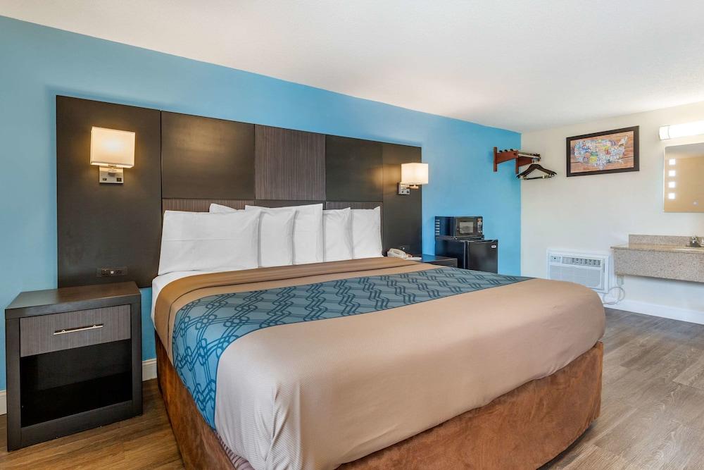 Econo Lodge West Yarmouth on Cape Cod photo 19