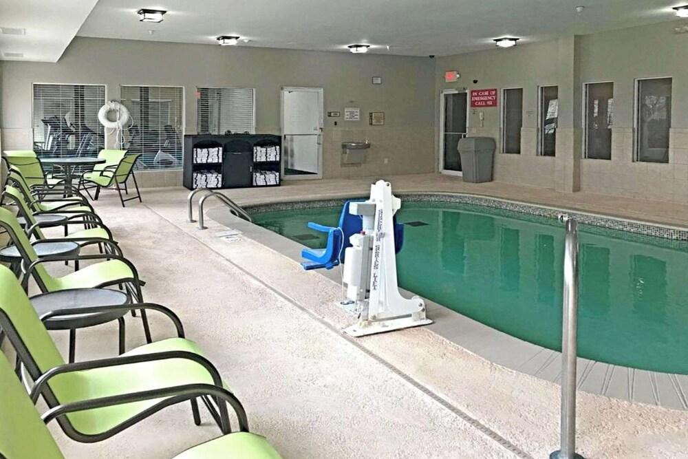 Comfort Inn & Suites O'Fallon - St. Louis Area photo 21