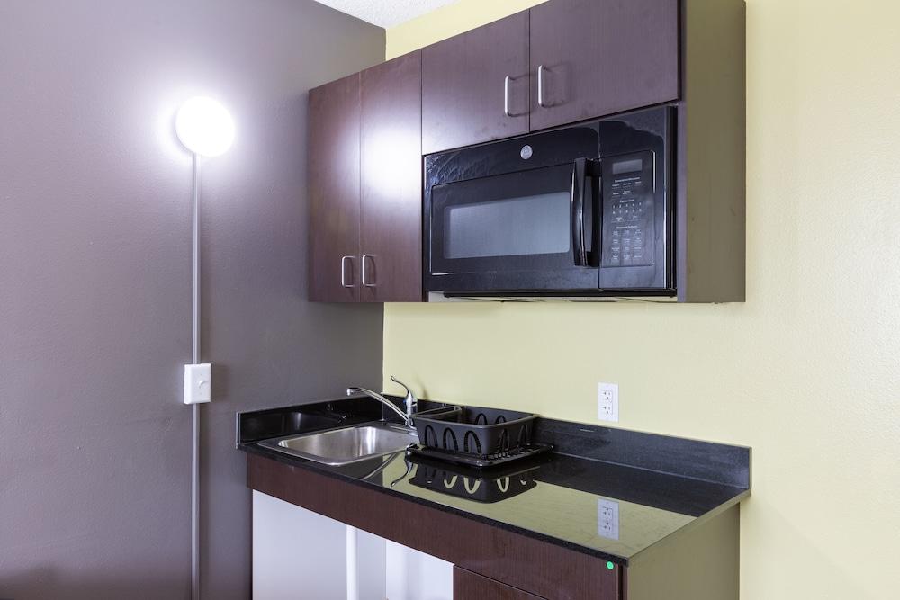 OYO Hotel Baton Rouge - Mead Rd Louisiana photo 44
