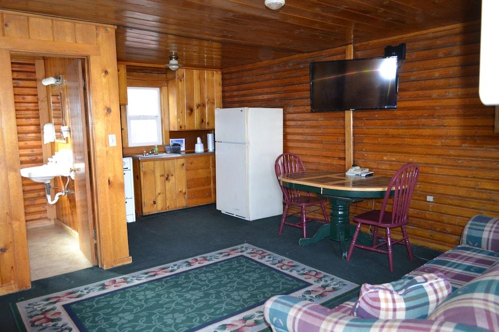 The Village Inn Motel and Restaurant photo 13