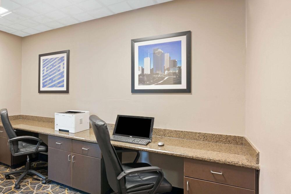 Sonesta Essential Houston Westchase photo 30