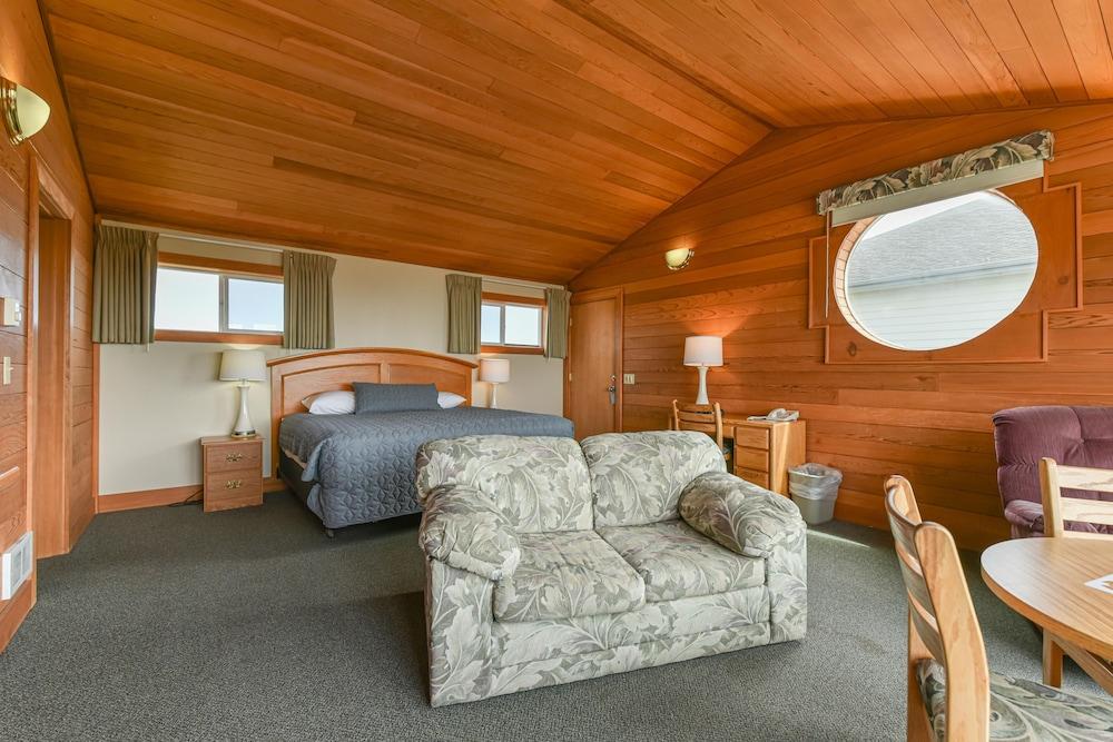 Sunset Oceanfront Lodging photo 100