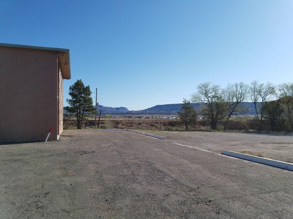 Leisure Lodge Motel photo 30
