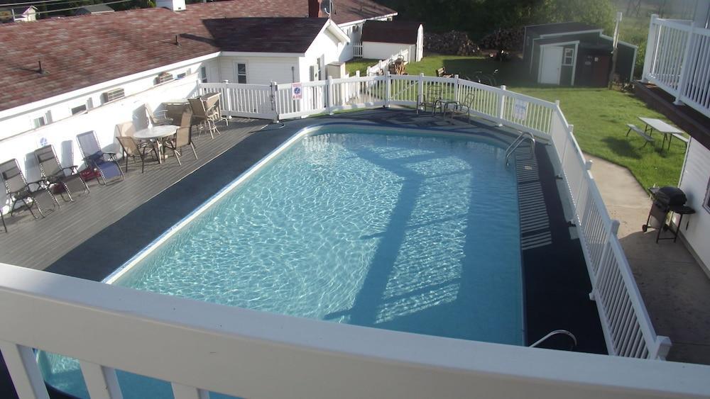 Coastal Inn photo 31
