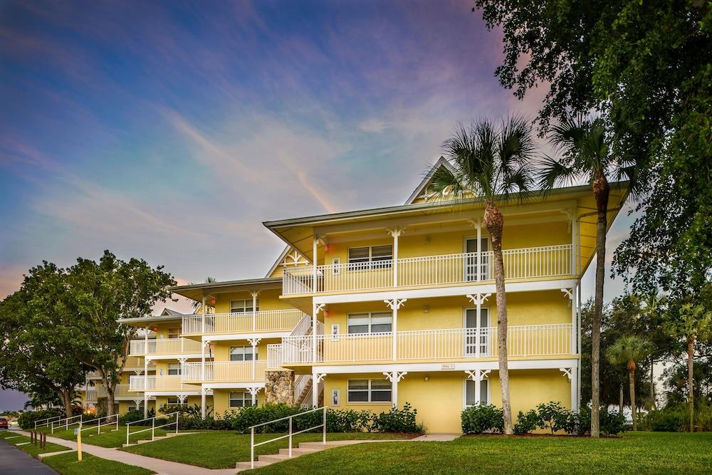 Hilton Vacation Club Charter Club Naples Bay photo 21