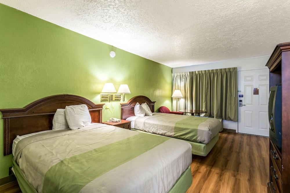 Americas Best Value Inn Edgewood photo 14