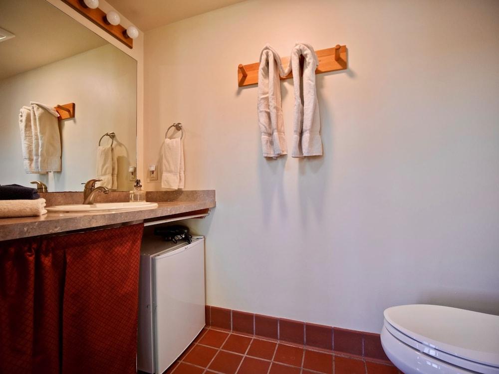 Whaleback Inn photo 54