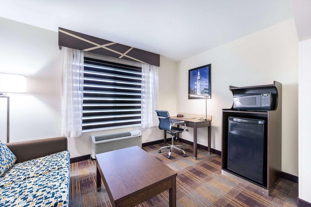 Clarion Pointe Madison Huntsville photo 22
