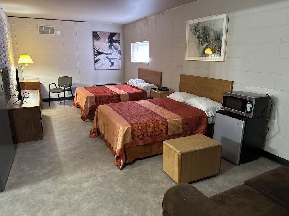 Smartwood Inn photo 38