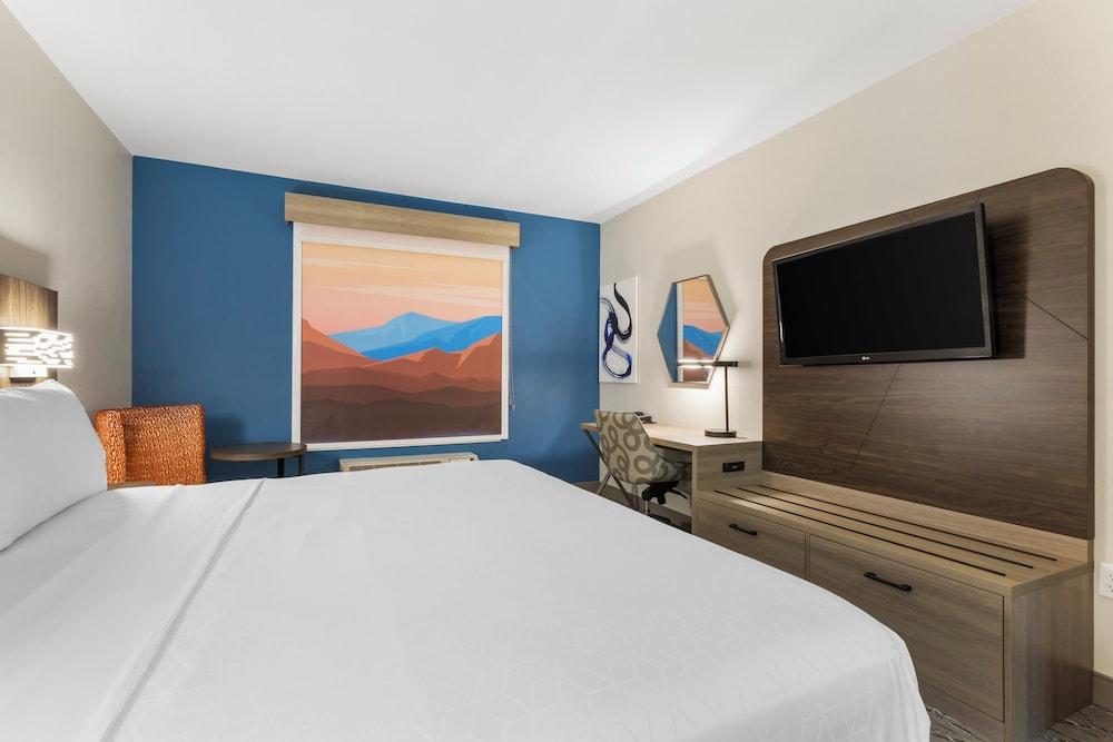 Holiday Inn Express Hotel & Suites Belgrade by IHG photo 18