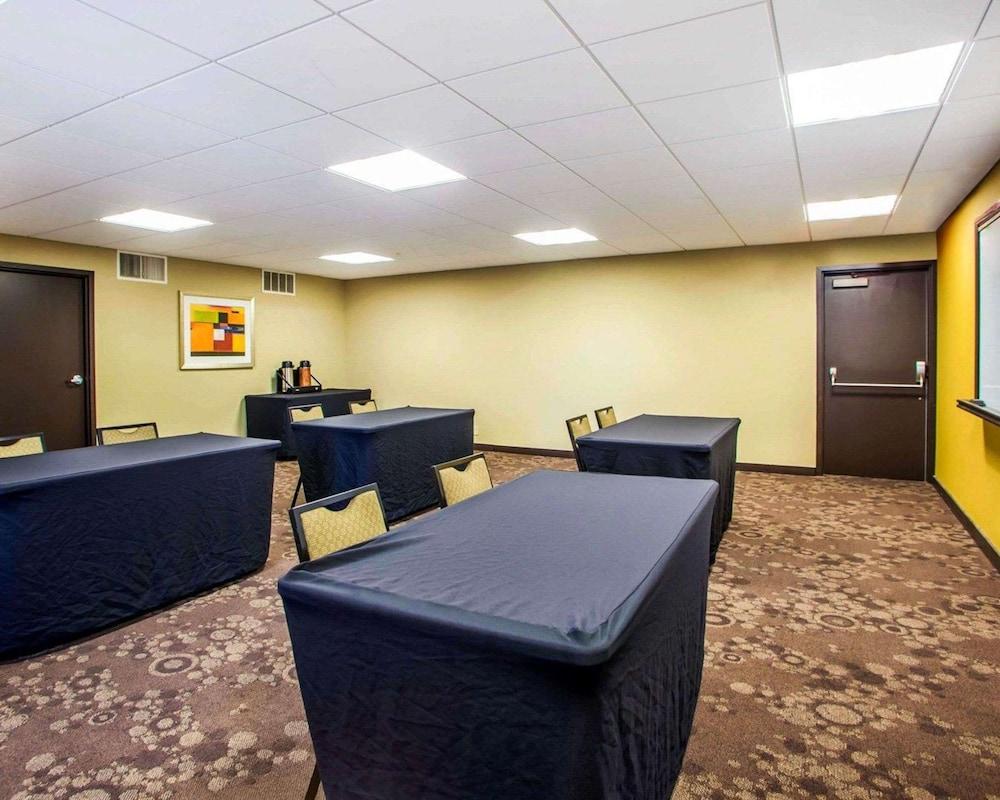 Quality Inn & Suites Peoria North photo 42