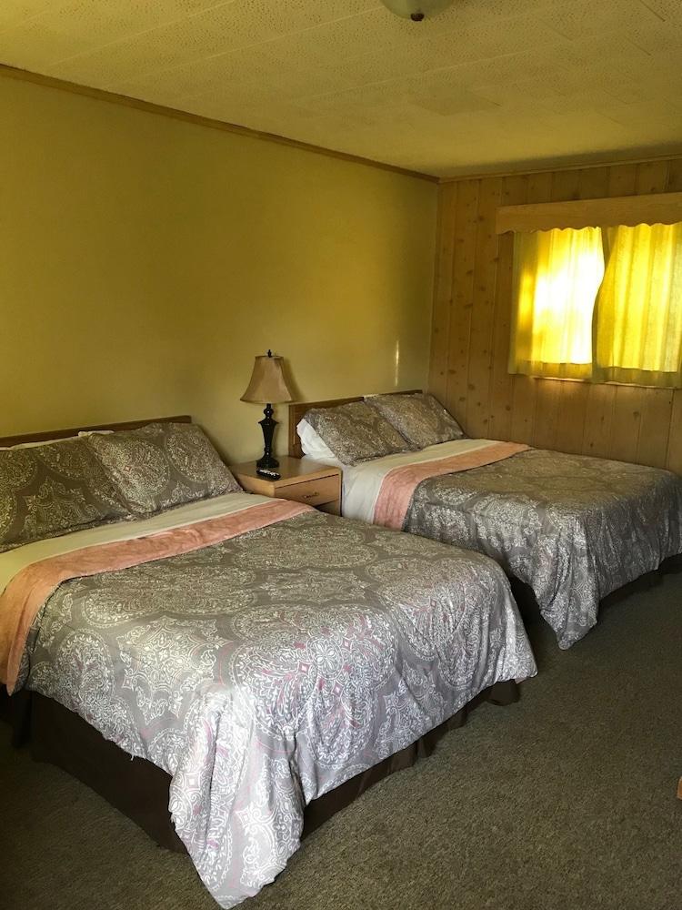 Royal Motel photo 3