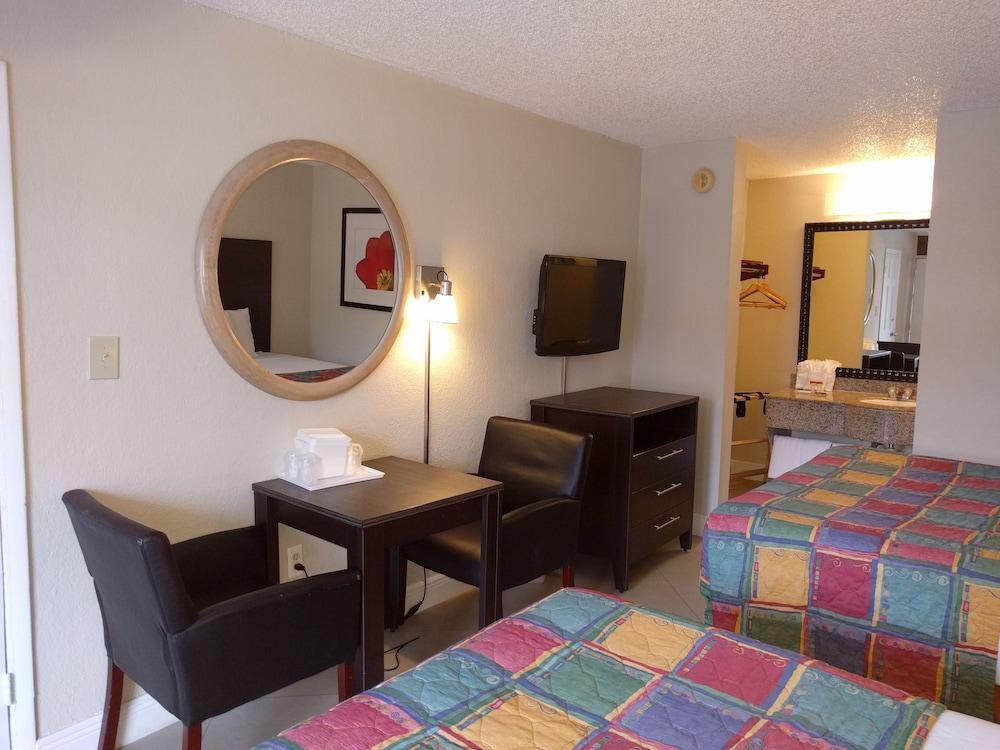 Red Carpet Inn Airport and Cruise Port Hotel Fort Lauderdale photo 3