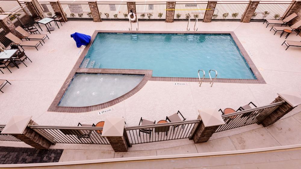 Courtyard by Marriott Lake Jackson photo 25