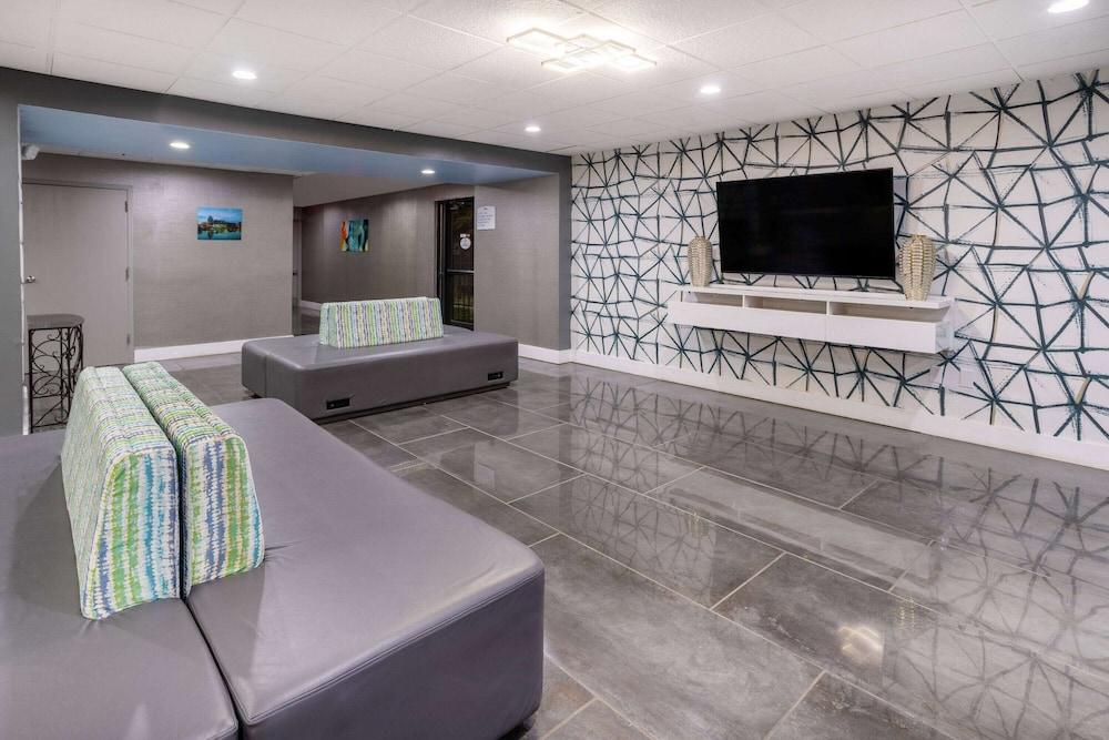 Baymont by Wyndham La Vergne/Nashville I-24 East photo 2