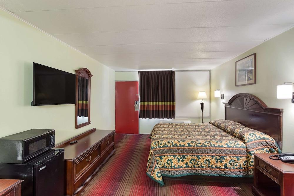 Rodeway Inn South Point photo 27