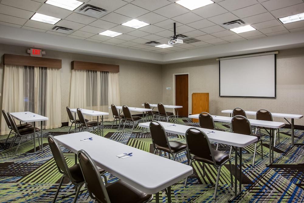 Holiday Inn Express Hotel & Suites Fairburn by IHG photo 32