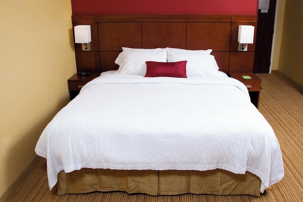 Courtyard by Marriott La Crosse photo 36