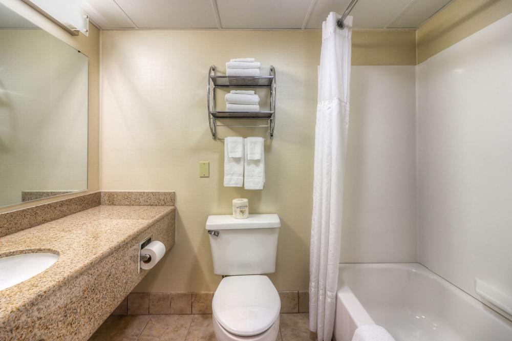 The Breakers Hotel & Suites photo 29