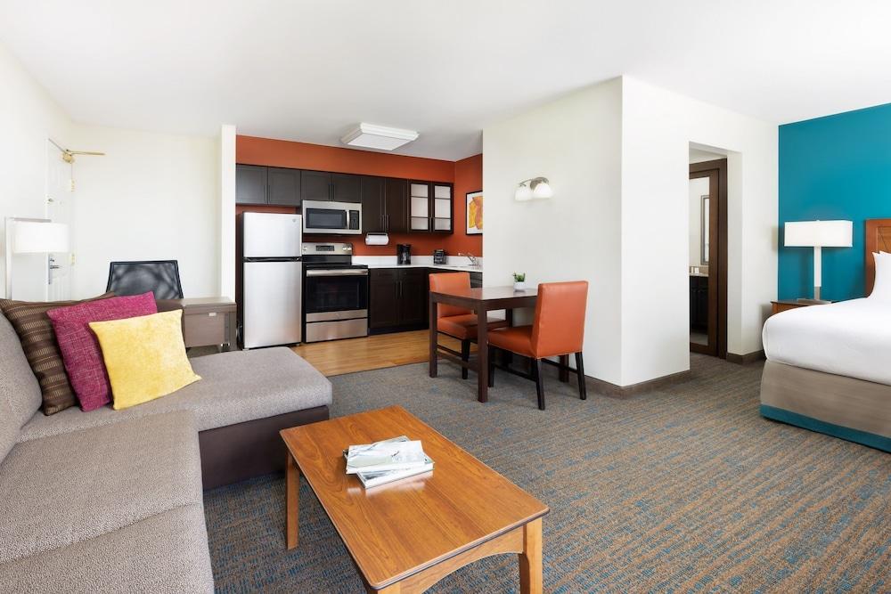 Residence Inn by Marriott Des Moines West photo 14