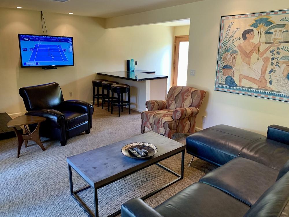 Atrium Palm Springs - Gay Men's Resort photo 8